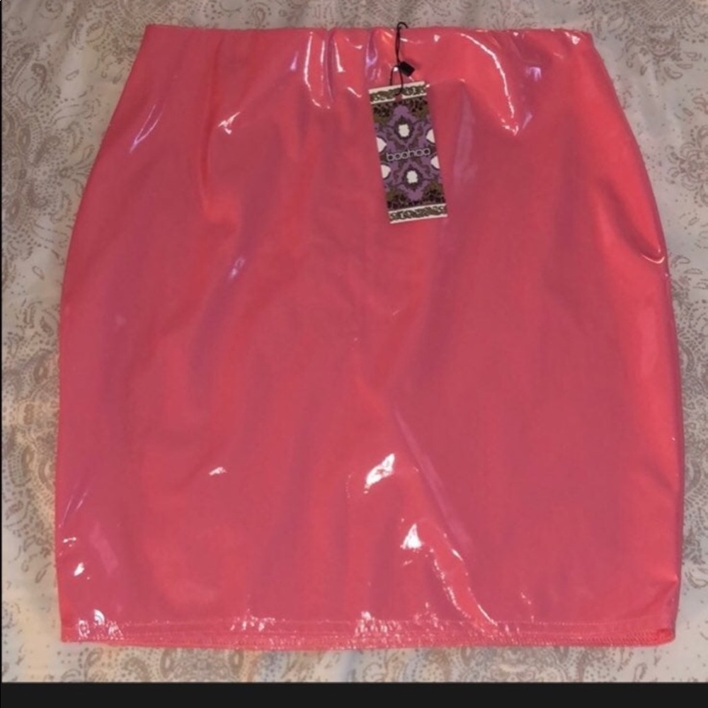 BOOHOO LATEX SKIRT